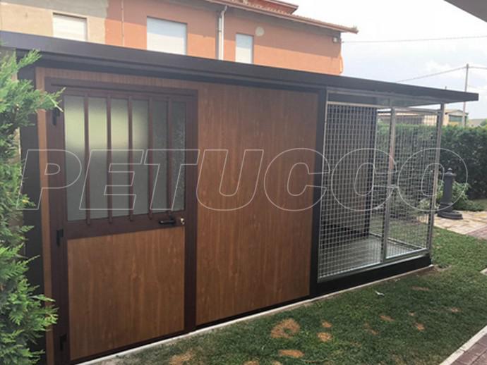 Box per cani con casetta coibentata effetto legno