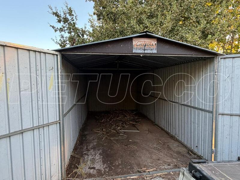 Box in lamiere con struttura metallica interna zincata,