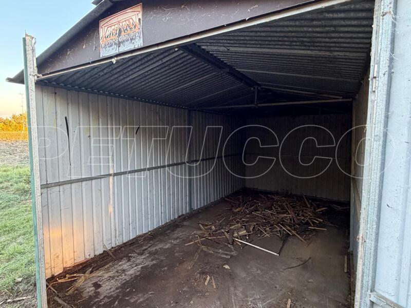 Box in lamiere con struttura metallica interna zincata,
